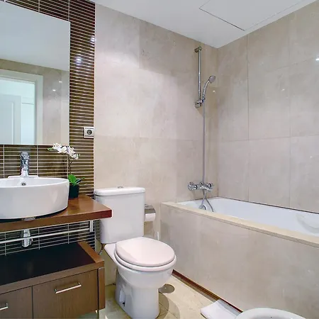 Golf Gardens Apartment *